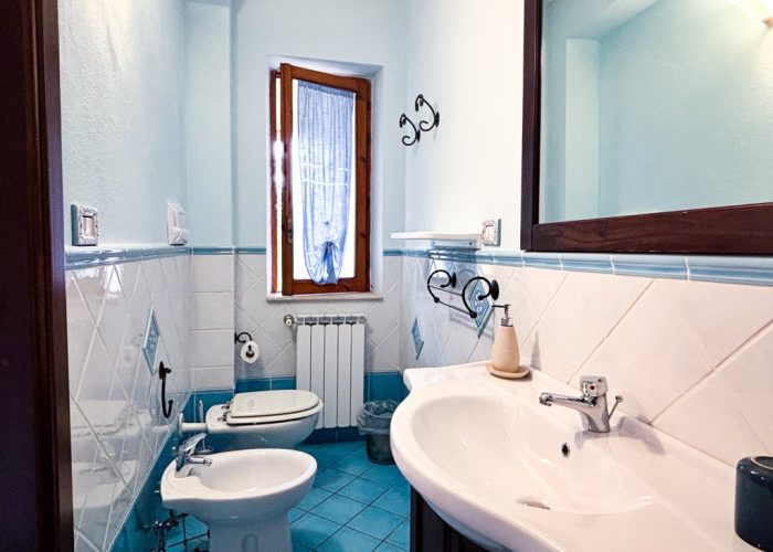 bagno camera blu B&b Nefer Maratea